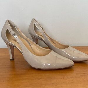 Paul Green Pearl Grey Patent elegant leather pumps Size 9.5